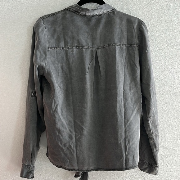 Lovestitch Tie Knot Front Button Down Blouse Size Small NWT - Picture 6 of 7